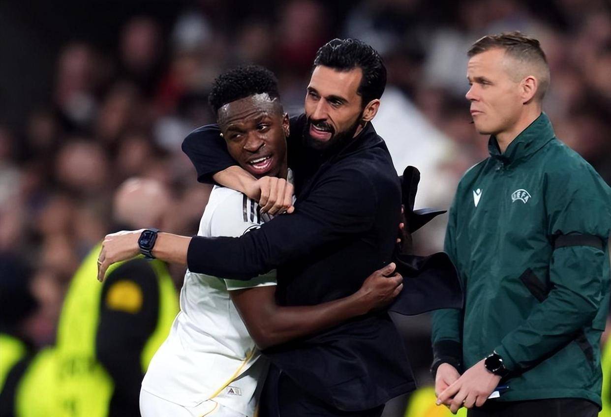 已经炸了！阿隆索刚走他就杀疯：5场6球，皇马连夜排队求续约！